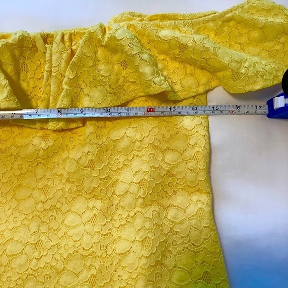 Lemon Yellow Small Lace Off the Shoulder Lined Top - Picture 7 of 8